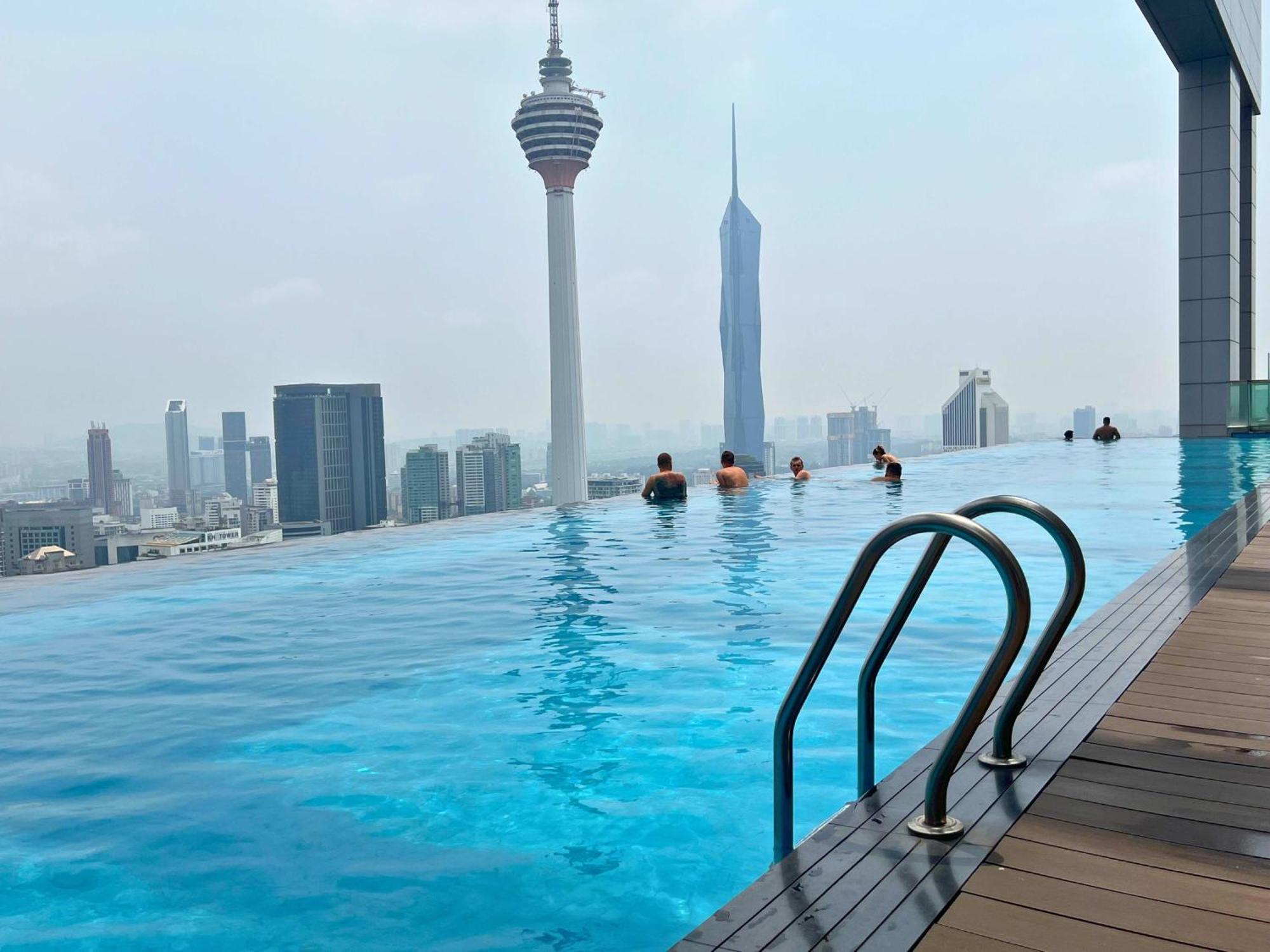 Luxe Suites At Platinum Klcc Kuala Lumpur Exterior photo